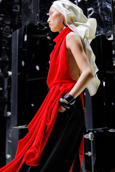 Look 63